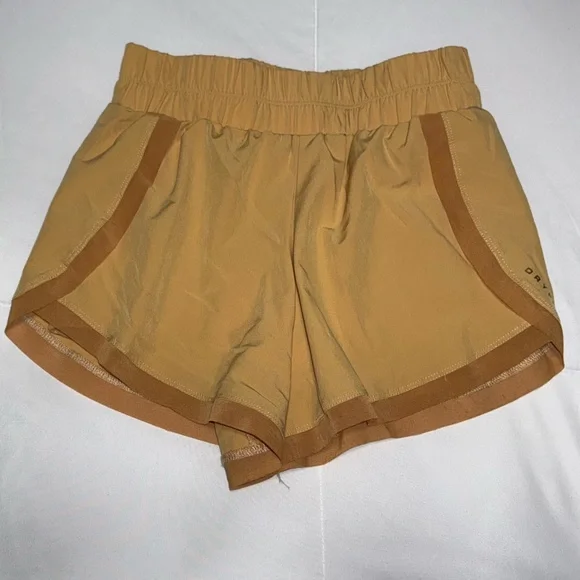 lululemon athletica Women's Brown Athletic Shorts - Picture 2 of 2
